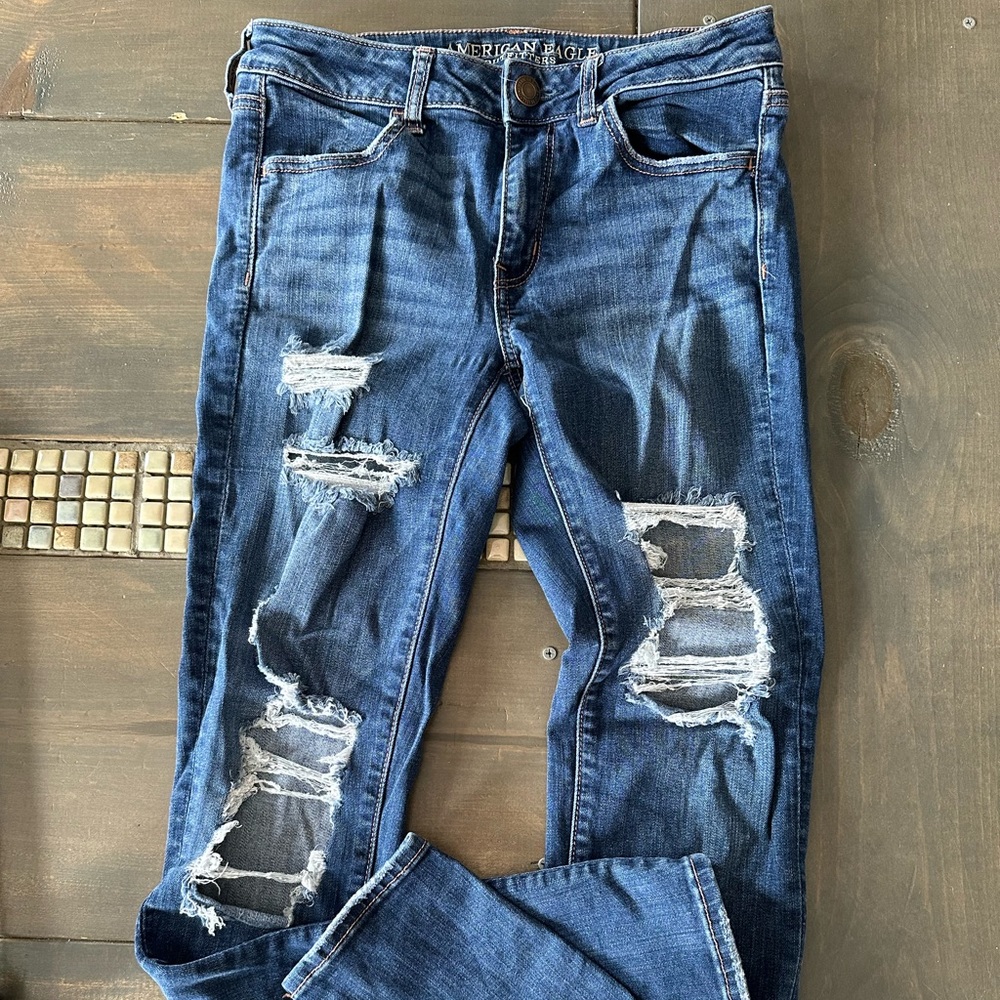 American Eagle highly distressed Jeggings - size 8 long